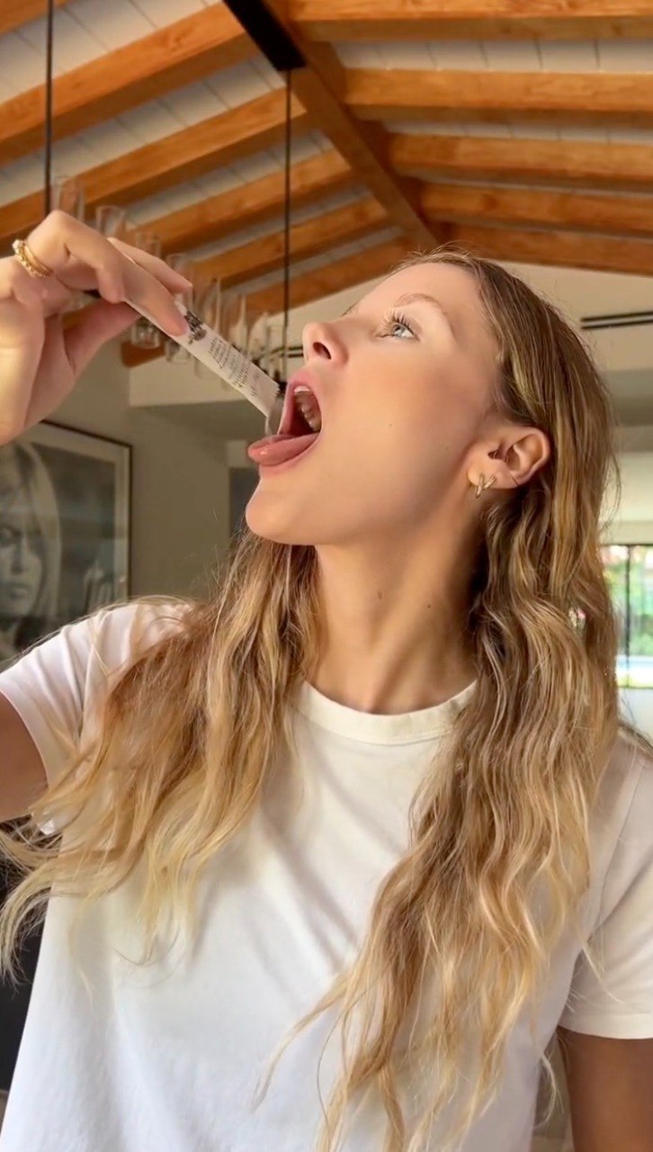 Pouring PurelyB directly on tongue